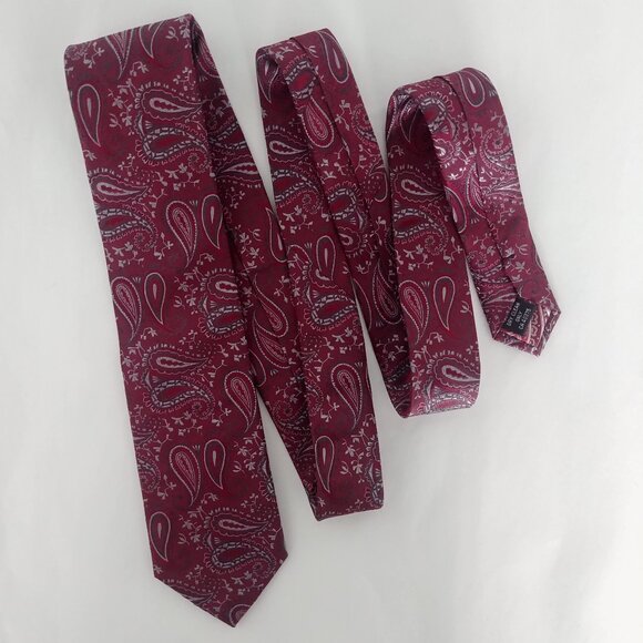 Valdemar Other - 100% silk Valdemar Black Label dark red burgundy paisley pattern tie